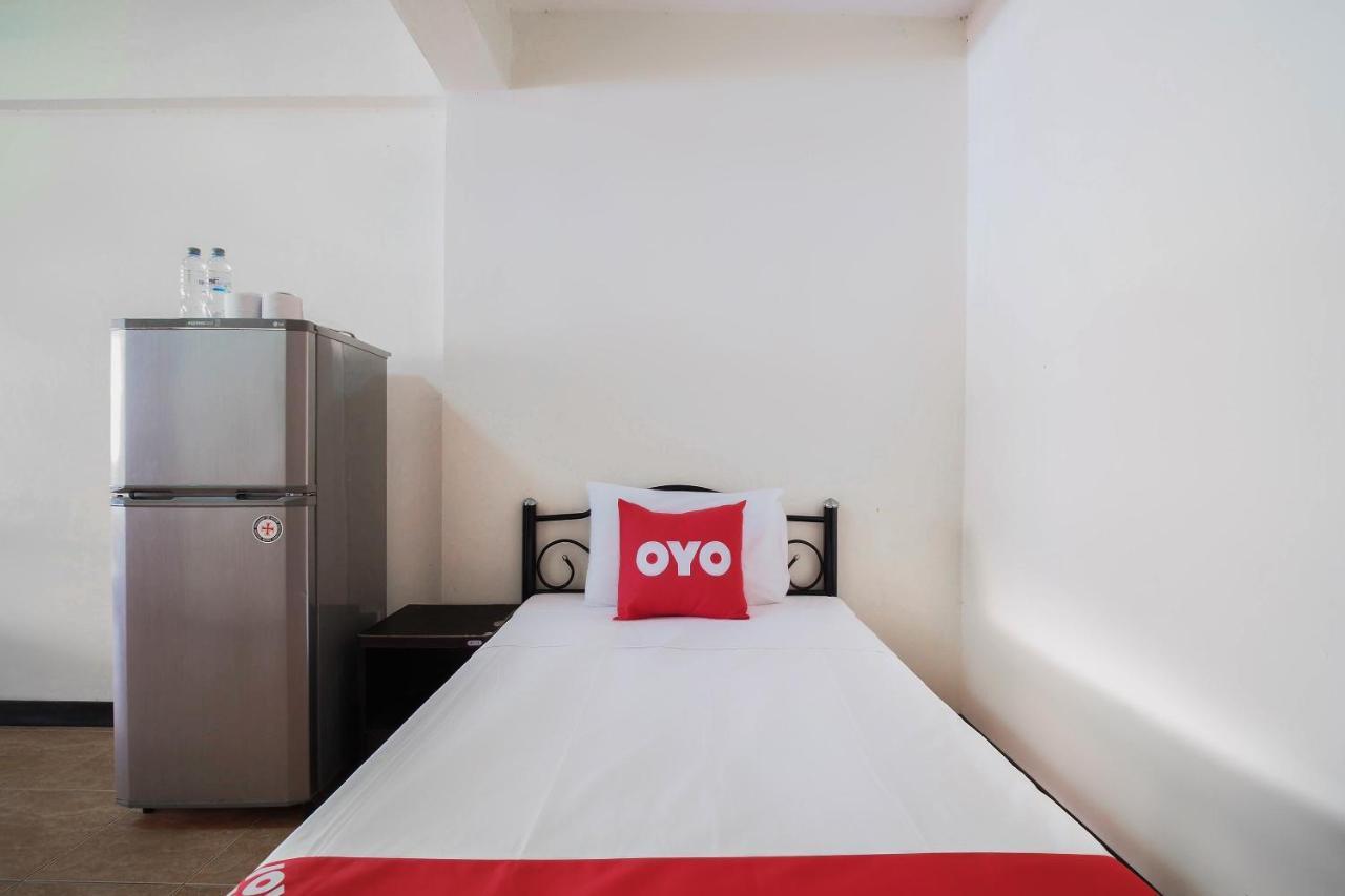 Oyo 963 サンシャイン ゲストハウス パッタヤー エクステリア 写真