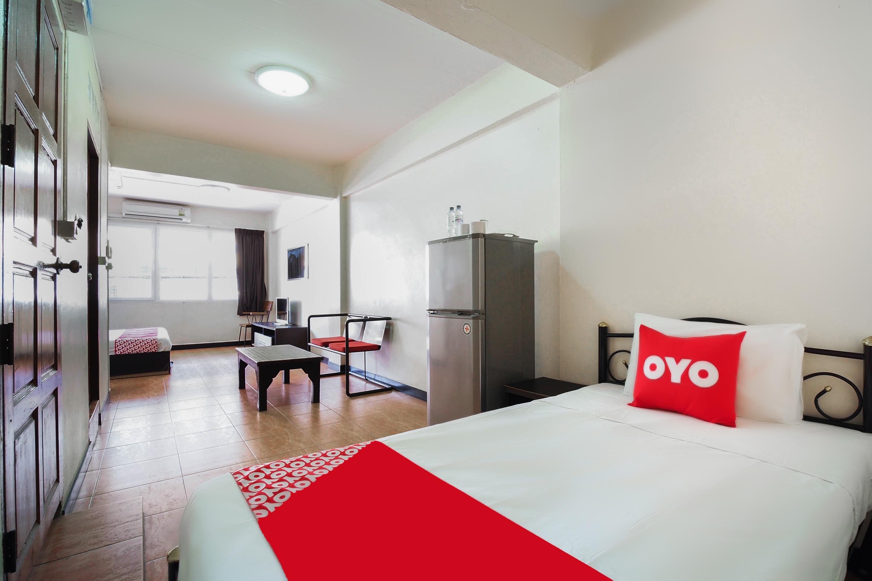 Oyo 963 サンシャイン ゲストハウス パッタヤー エクステリア 写真